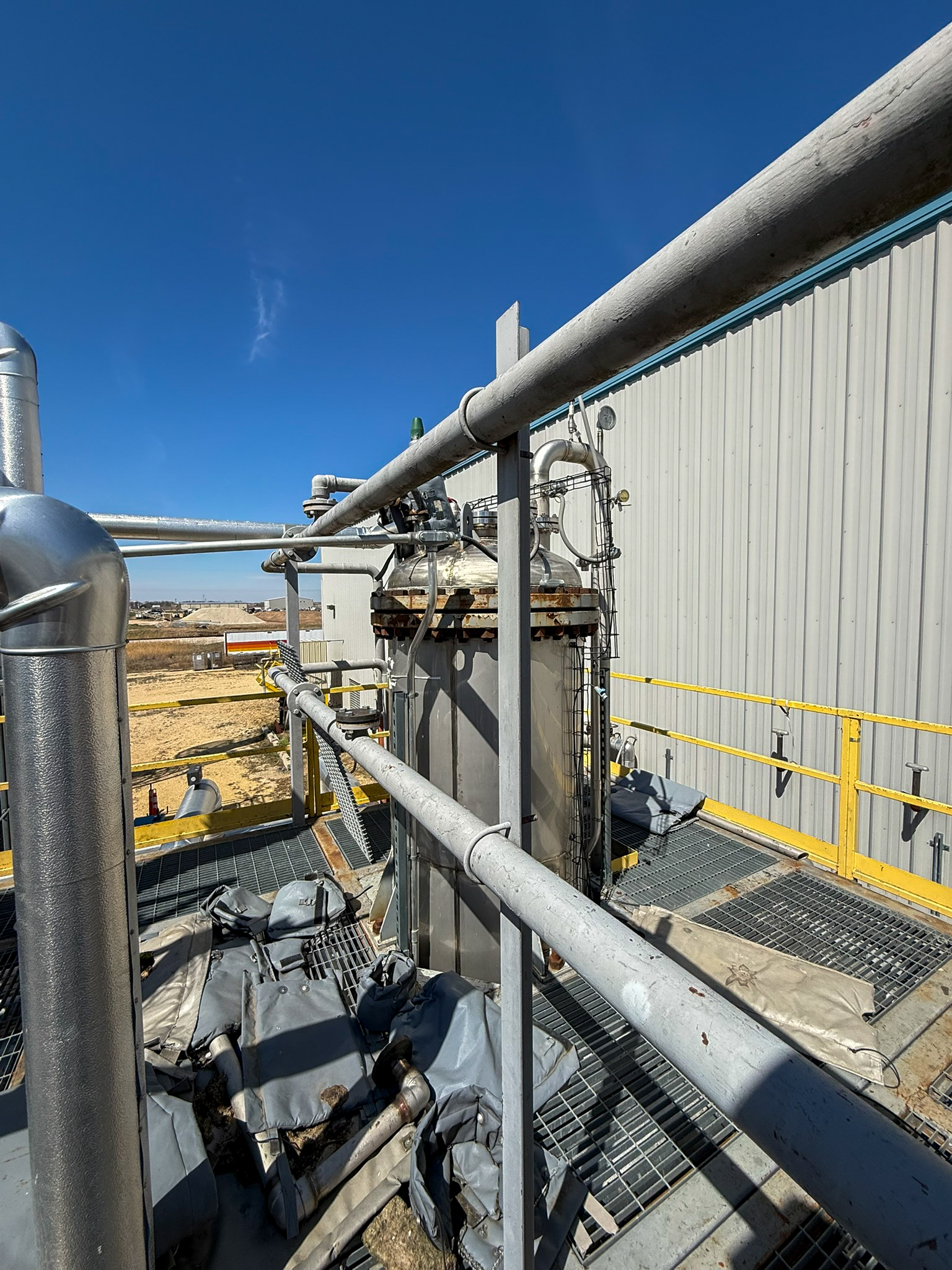 MISCELLANEOUS TANKS, VESSELS, PUMPS, HEAT EXCHANGERS, ETC., IN PRE-TREATMENT AREA (168 - 25230-1)