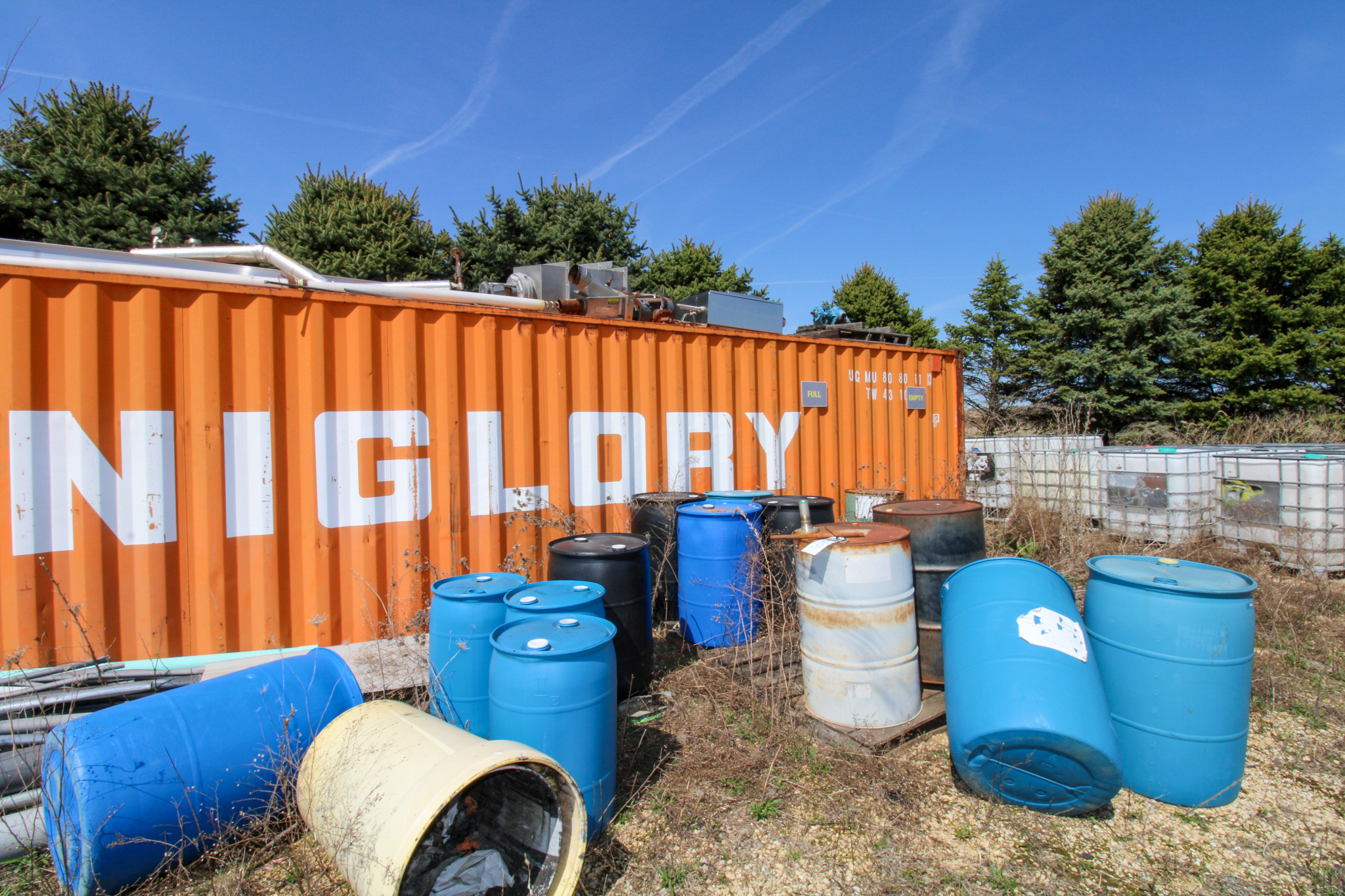 MISCELLANEOUS USED TOTES AND BARRELS (205 - 25230-1)